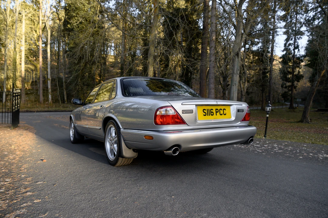 1999 Jaguar X308 XJR - Image 3 of 31
