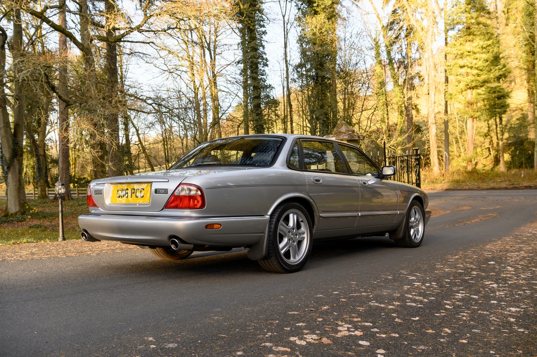 1999 Jaguar X308 XJR - Image 26 of 31