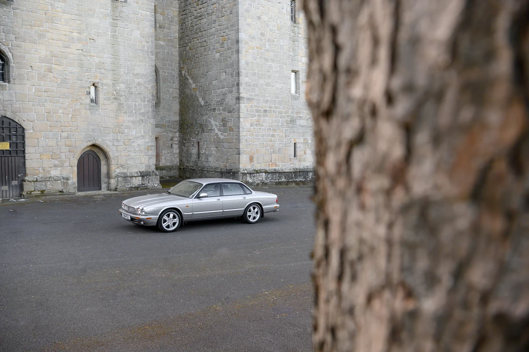 1999 Jaguar X308 XJR - Image 27 of 31