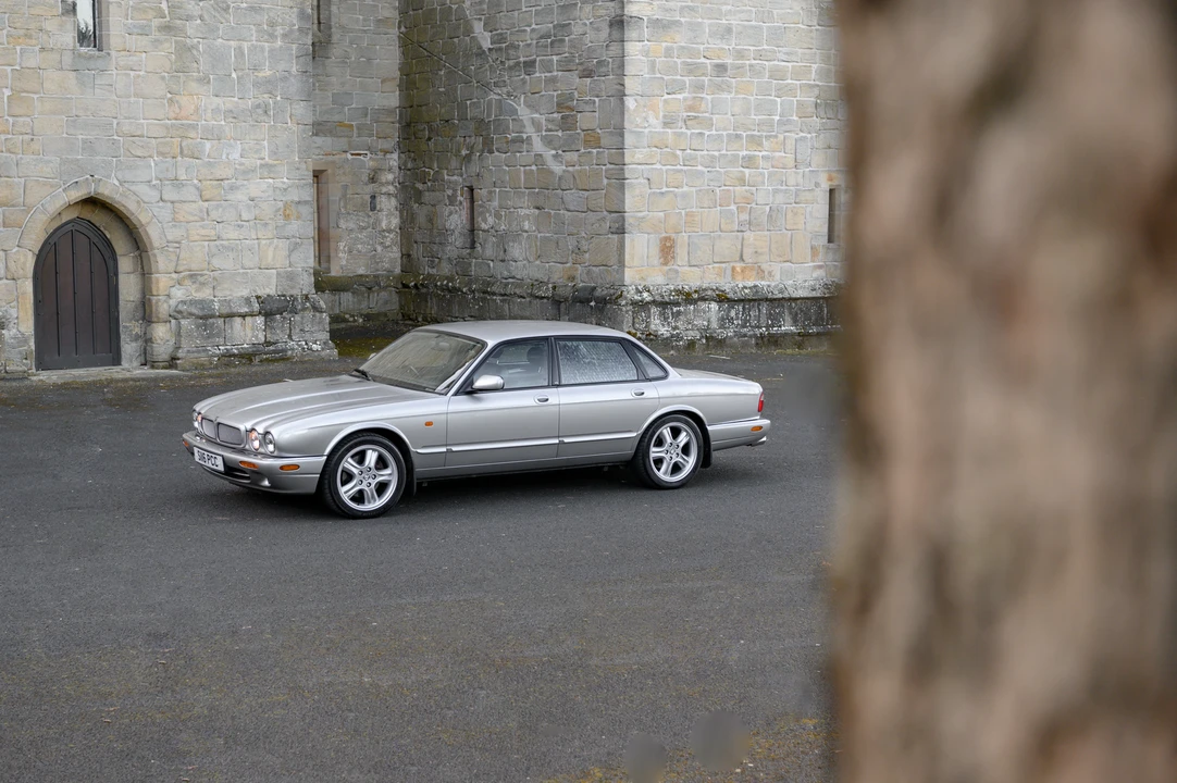 1999 Jaguar X308 XJR - Image 15 of 31