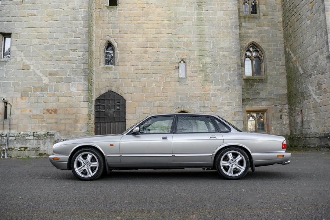 1999 Jaguar X308 XJR - Image 16 of 31