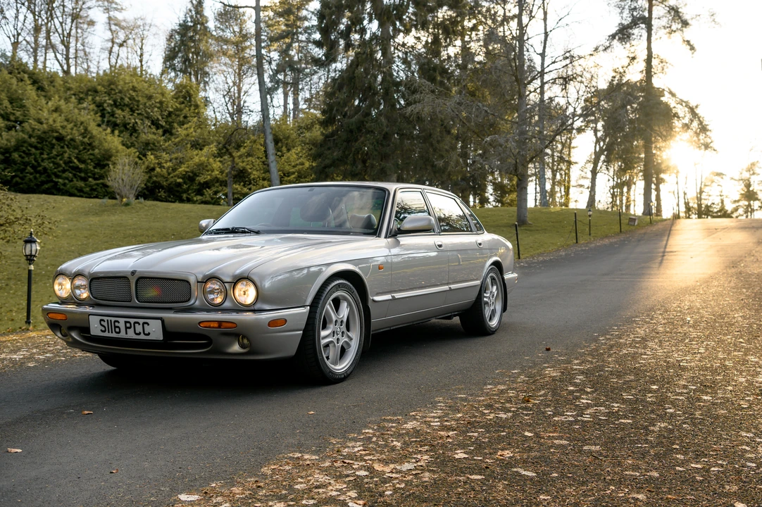 1999 Jaguar X308 XJR - Image 10 of 31