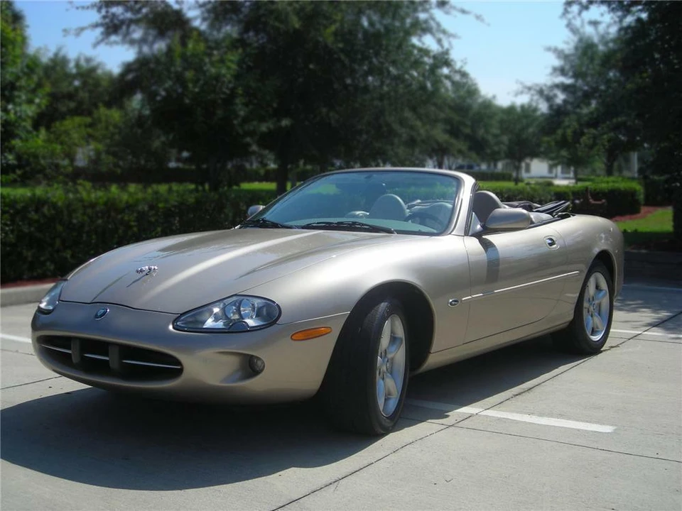 1999 Jaguar X100 XK8 - Image 2 of 4