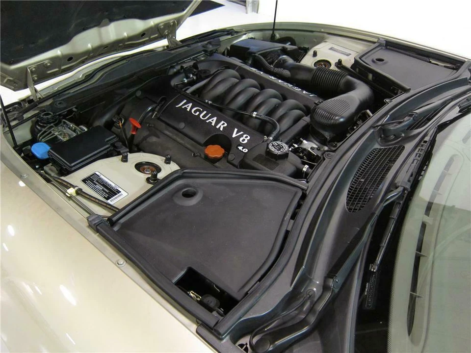 1999 Jaguar X100 XK8 - Image 3 of 5