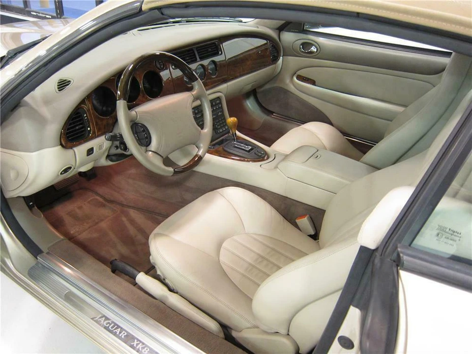 1999 Jaguar X100 XK8 - Image 4 of 5