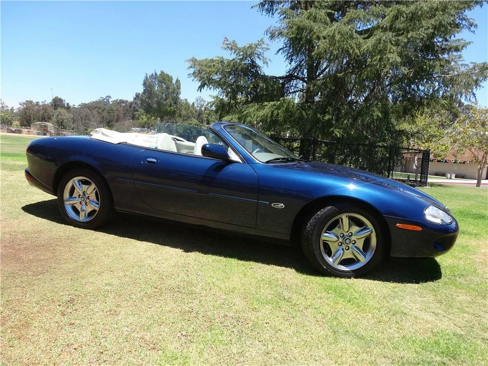 1999 Jaguar X100 XK8 - Image 4 of 4