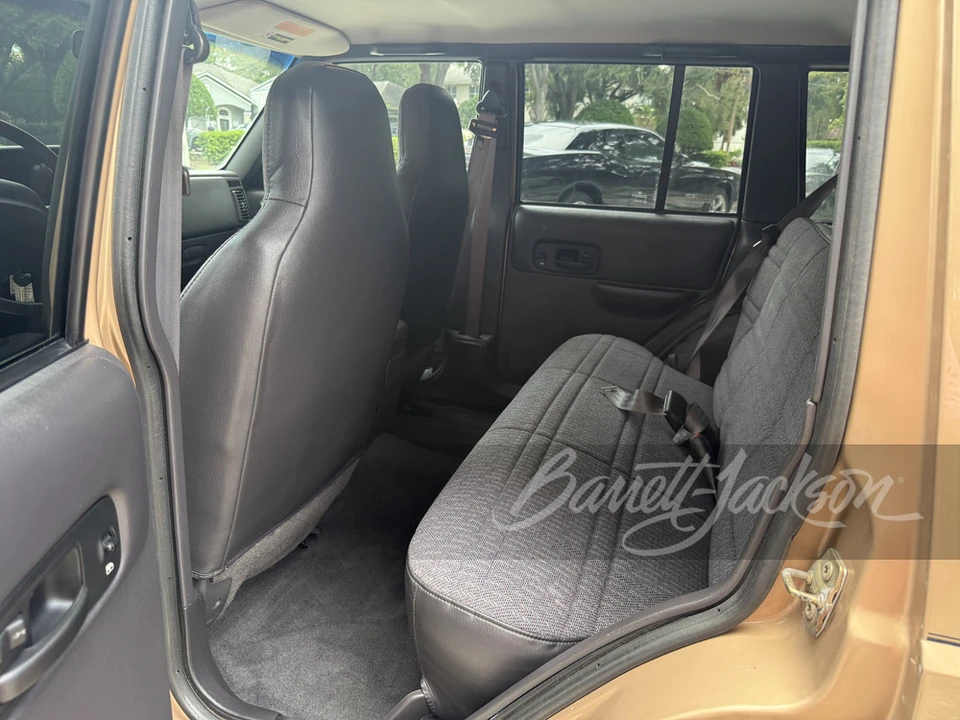 1999 Jeep XJ Cherokee - Image 15 of 22