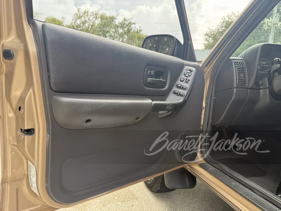 1999 Jeep XJ Cherokee - Image 17 of 22