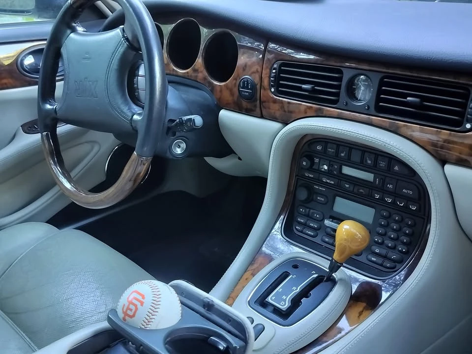 1999 Jaguar X308 XJ - Image 3 of 5