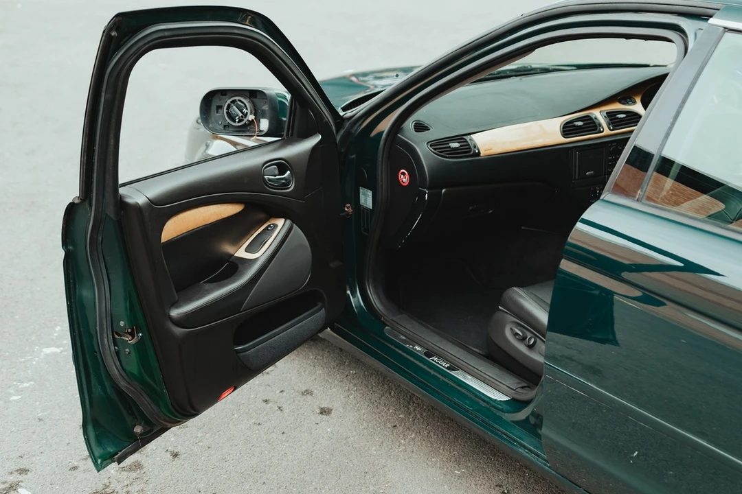 1999 Jaguar S-Type 2nd Gen - Image 7 of 11