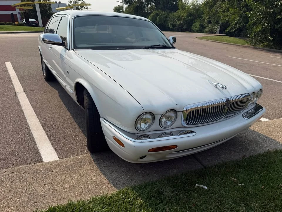 1999 Jaguar X308 XJ - Image 2 of 3