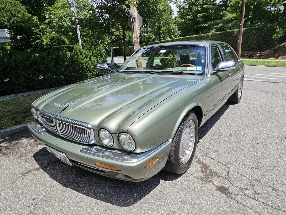 1999 Jaguar X308 XJ - Image 2 of 31