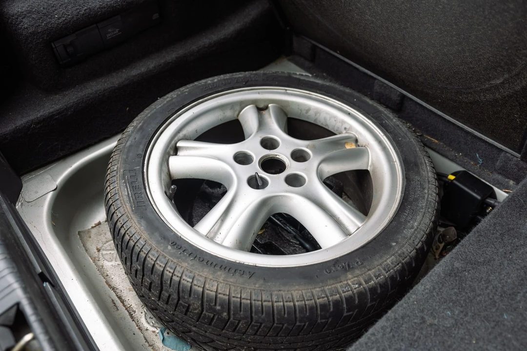 1999 Jaguar X308 XJR - Image 25 of 30