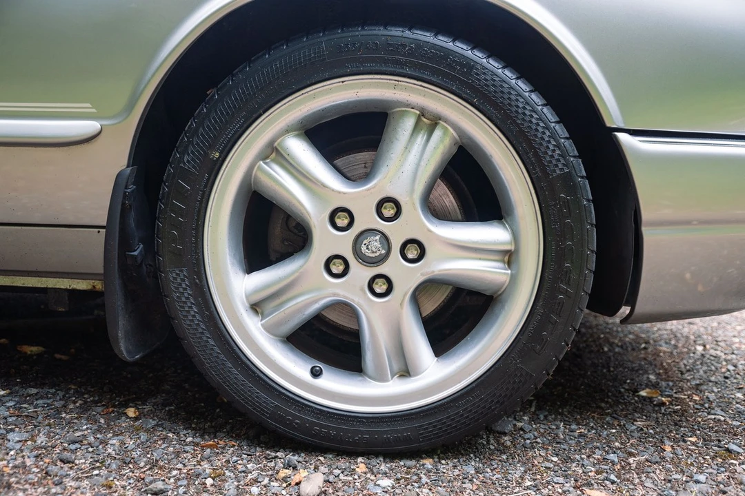 1999 Jaguar X308 XJR - Image 22 of 30