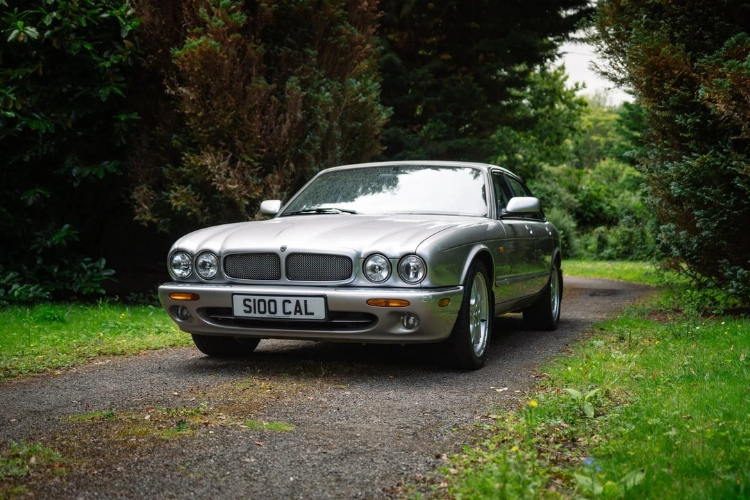 1999 Jaguar X308 XJR - Image 2 of 30