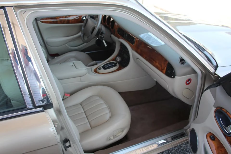 1999 Jaguar X308 XJ - Image 5 of 16