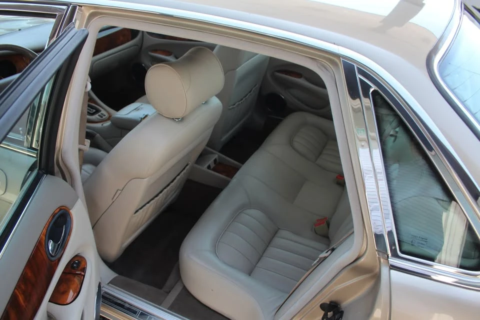 1999 Jaguar X308 XJ - Image 7 of 16