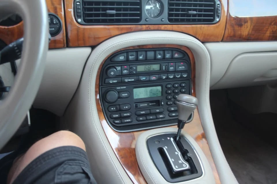 1999 Jaguar X308 XJ - Image 16 of 16