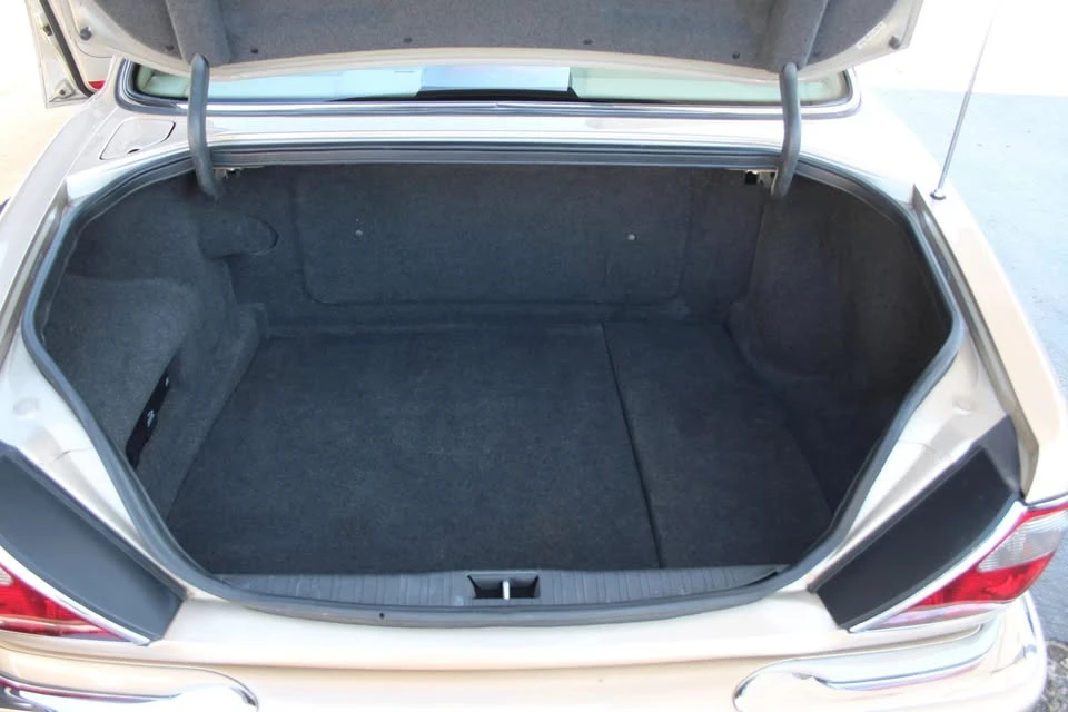 1999 Jaguar X308 XJ - Image 9 of 16