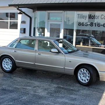 1999 Jaguar XJ8 Sedan