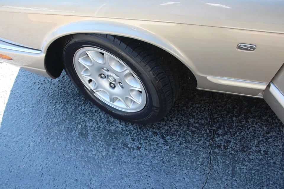 1999 Jaguar X308 XJ - Image 10 of 16