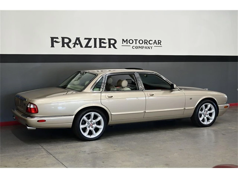 1999 Jaguar X308 XJ - Image 10 of 31