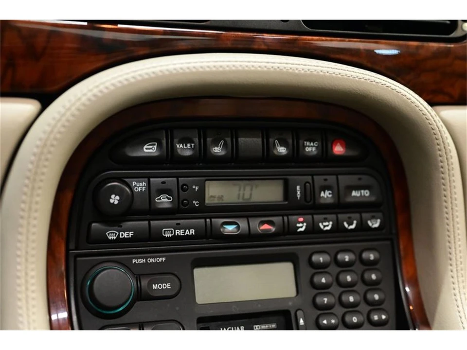 1999 Jaguar X308 XJ - Image 24 of 31