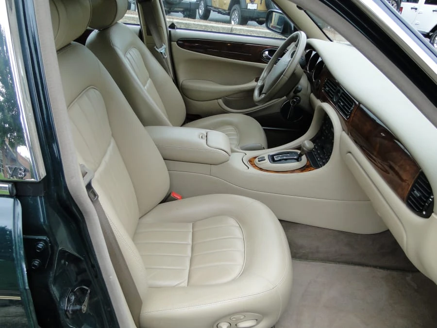 1999 Jaguar X308 XJ - Image 3 of 6