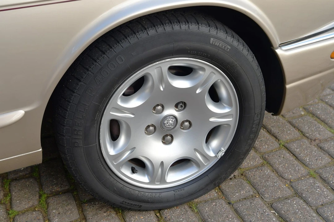 1999 Jaguar X308 XJ - Image 25 of 30