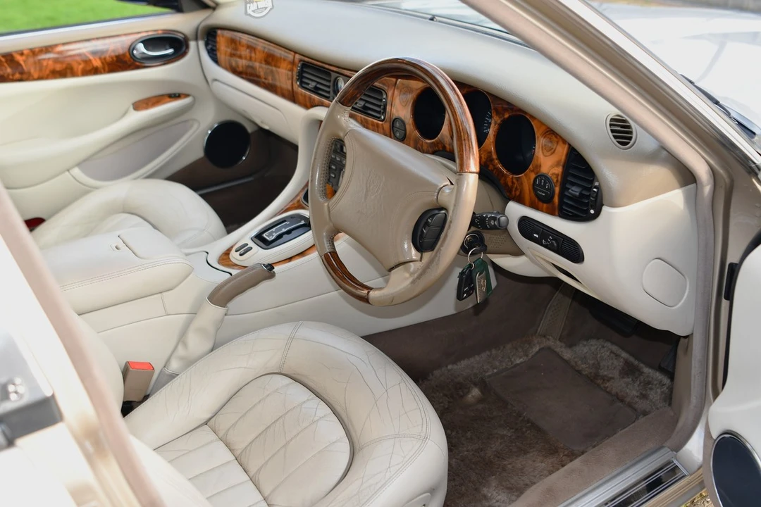 1999 Jaguar X308 XJ - Image 3 of 30