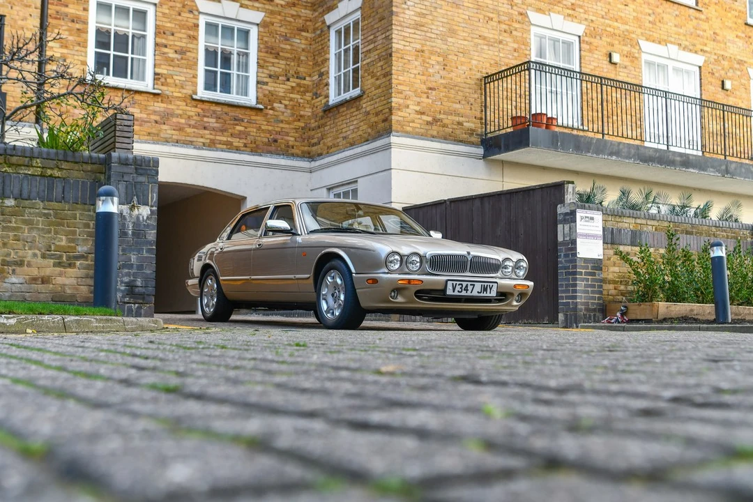1999 Jaguar X308 XJ - Image 10 of 30