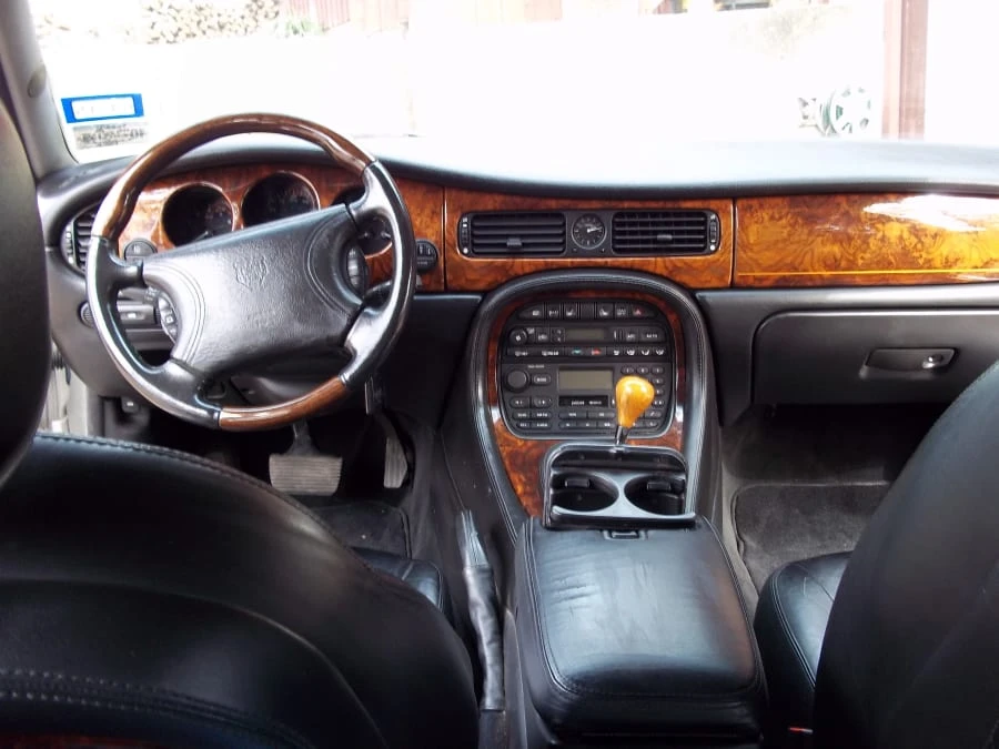 1999 Jaguar X308 XJ - Image 3 of 10
