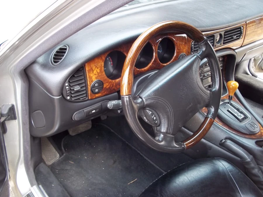 1999 Jaguar X308 XJ - Image 8 of 10