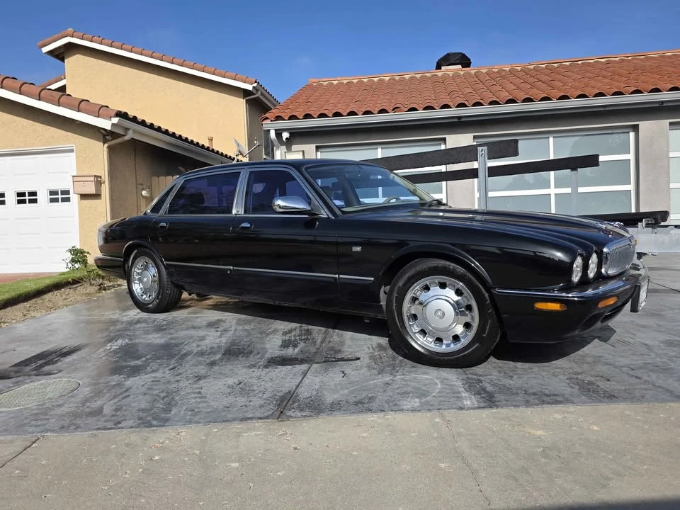 1999 Jaguar X308 XJ - Image 2 of 11