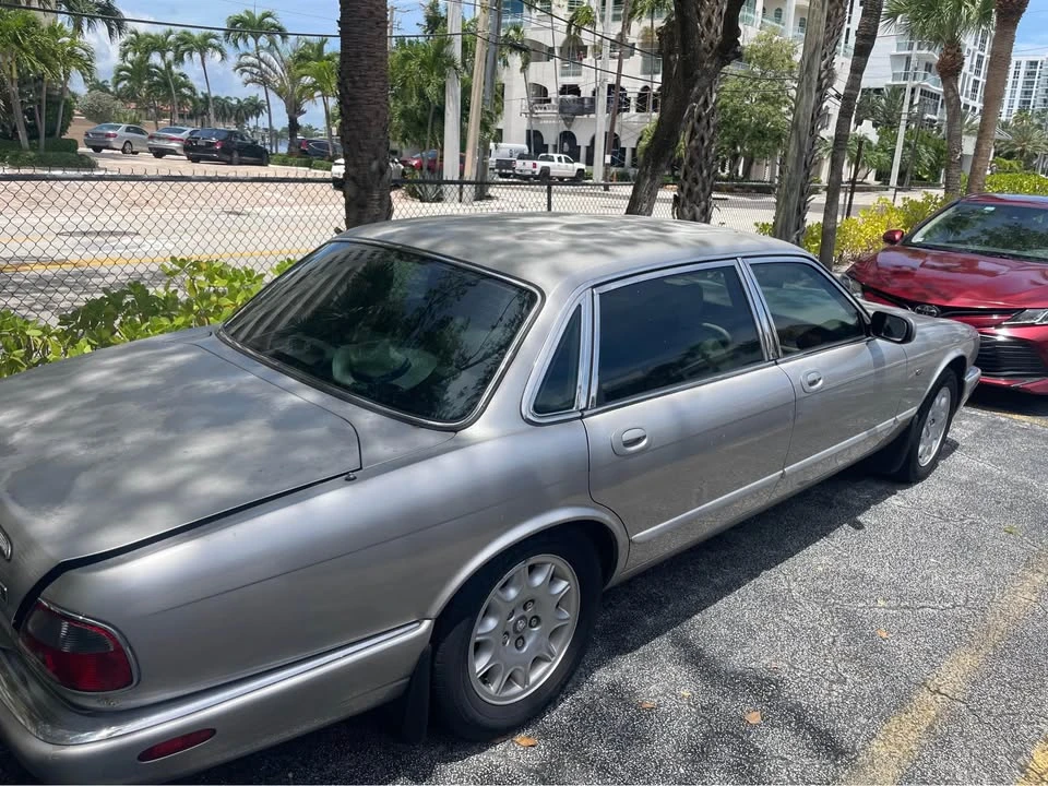 1999 Jaguar X308 XJ - Image 2 of 10