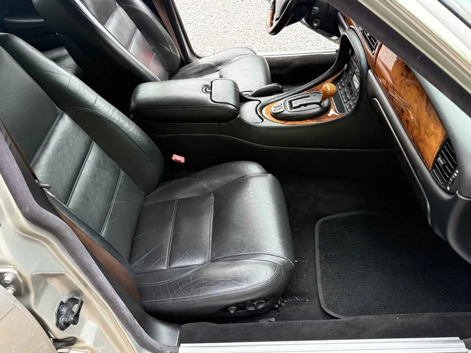 1999 Jaguar X308 XJ - Image 10 of 16