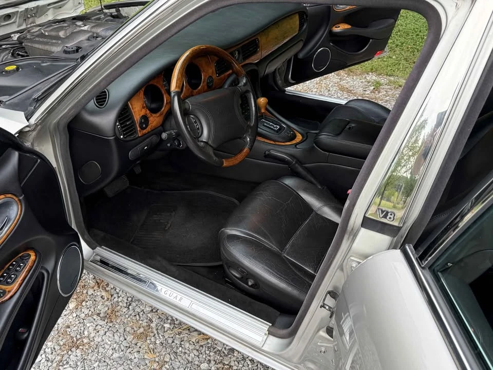 1999 Jaguar X308 XJ - Image 9 of 16