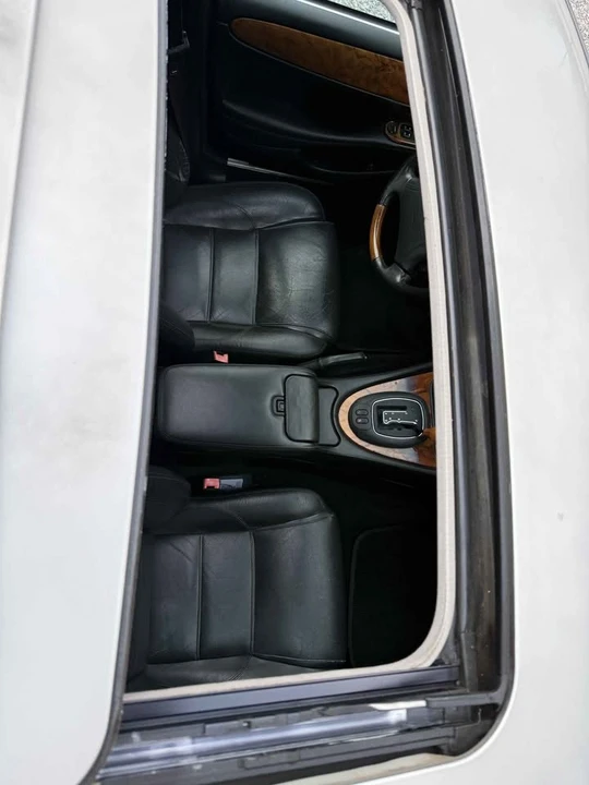 1999 Jaguar X308 XJ - Image 8 of 16