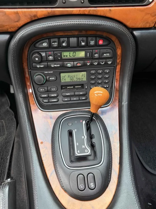 1999 Jaguar X308 XJ - Image 12 of 16