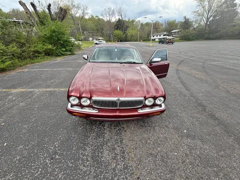 1999 Jaguar XJ XJ Sedan 4D