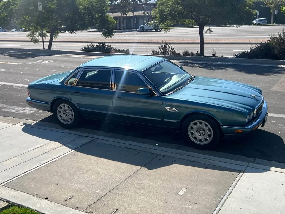 1999 Jaguar X308 XJ - Image 2 of 11