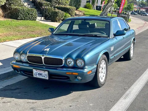 1999 Jaguar XJ XJ Sedan 4D