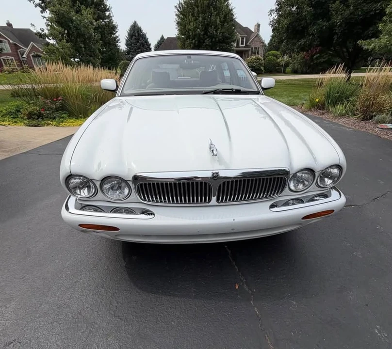 1999 Jaguar X308 XJ - Image 2 of 10