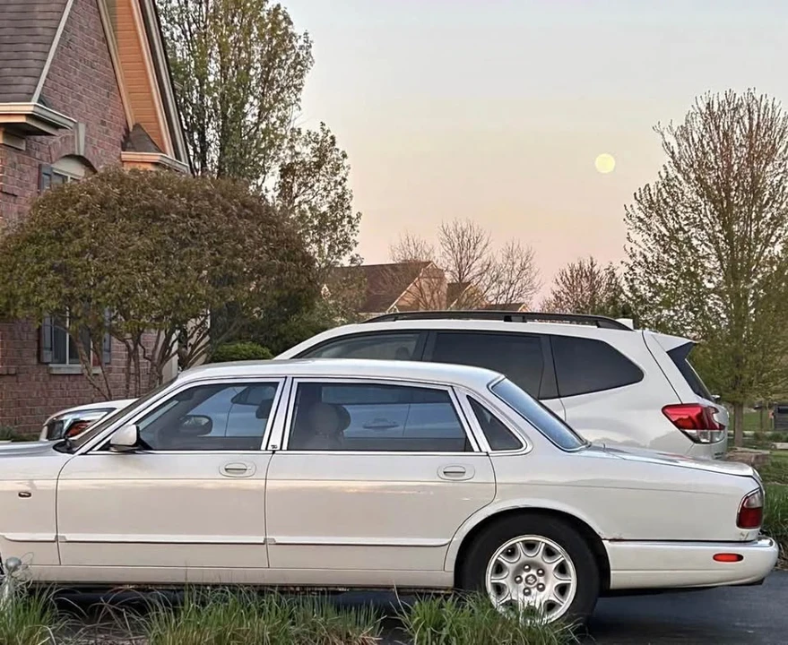 1999 Jaguar X308 XJ - Image 3 of 10