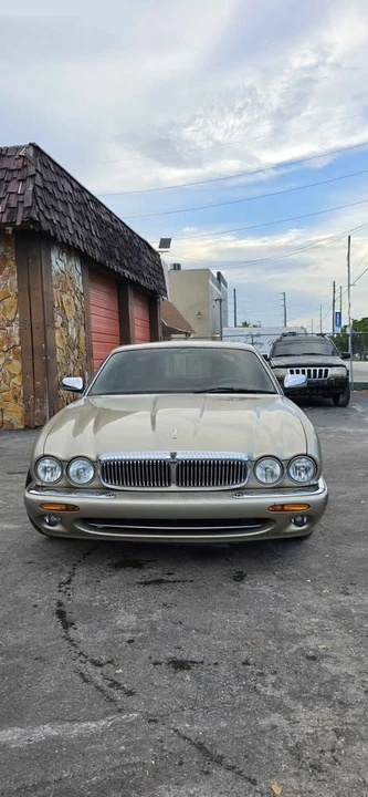 1999 Jaguar X308 XJ - Image 2 of 15
