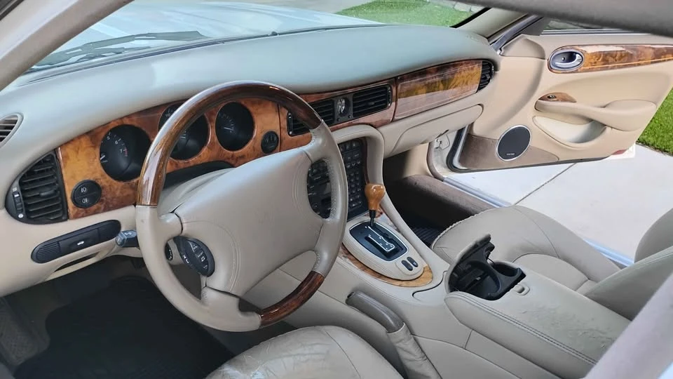 1999 Jaguar X308 XJ - Image 10 of 16