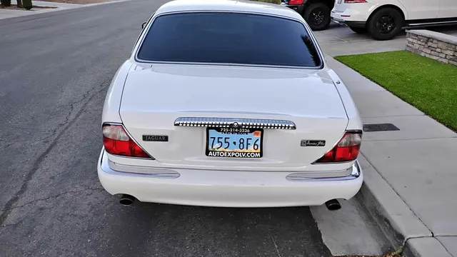 1999 Jaguar XJ Vanden Plas Sedan 4D