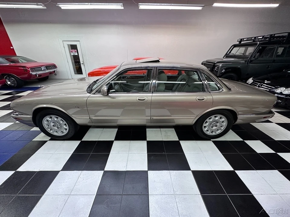 1999 Jaguar X308 XJ - Image 14 of 21