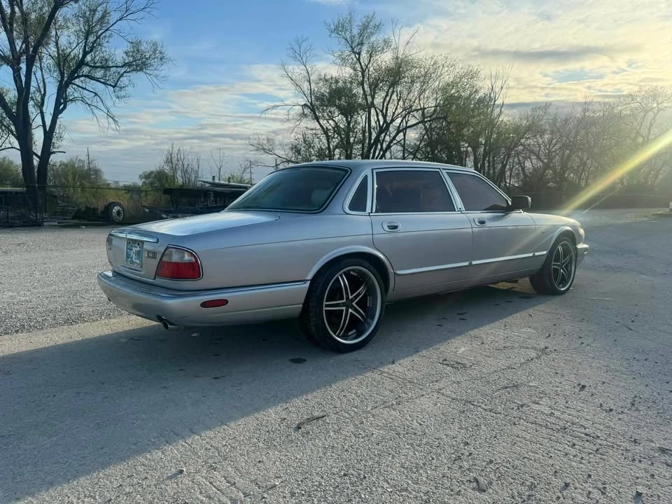 1999 Jaguar X308 XJ - Image 3 of 8