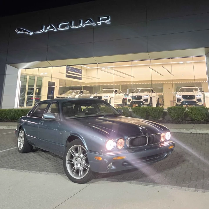 1999 Jaguar X308 XJ - Image 2 of 12